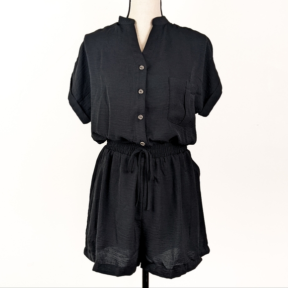 NWT Blu Pepper Black Button-Up Romper - Picture 4 of 6